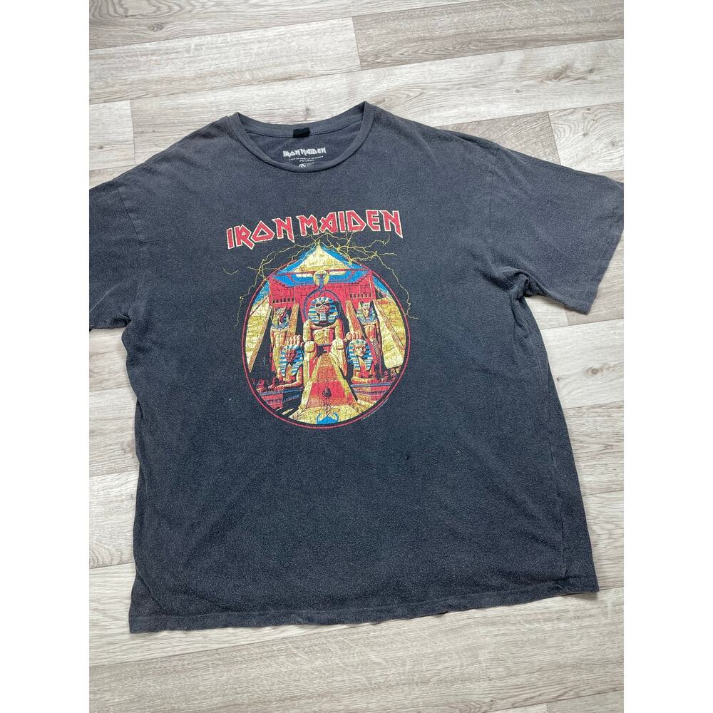 🔥Urban Outfitters Iron Maiden Oversized Dad T- Shirt Short Sleeve Faded Graphic - Picture 6 of 16